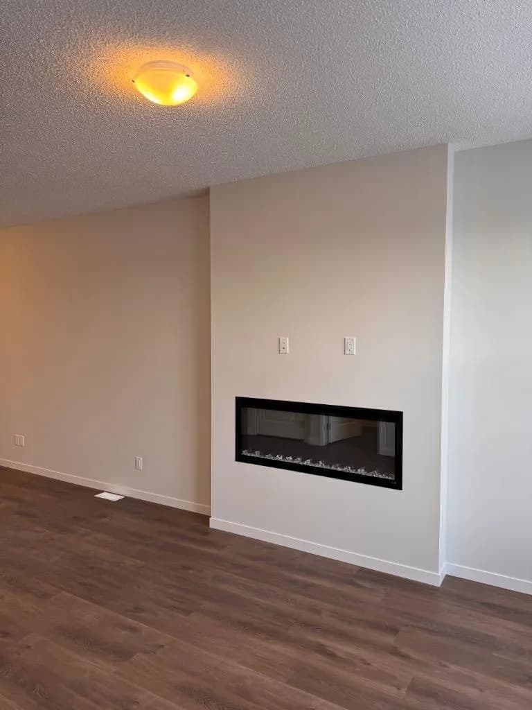 Semi Detached (Half Duplex)