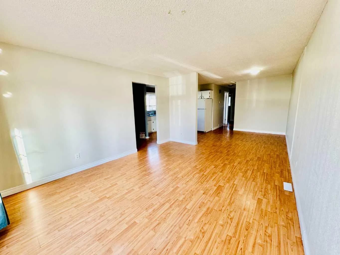 Semi Detached (Half Duplex)