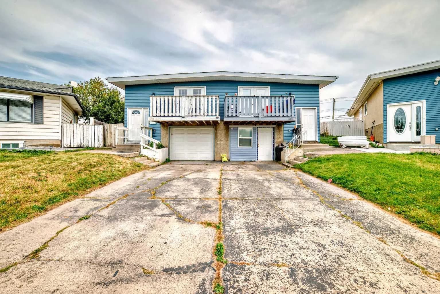 Semi Detached (Half Duplex)