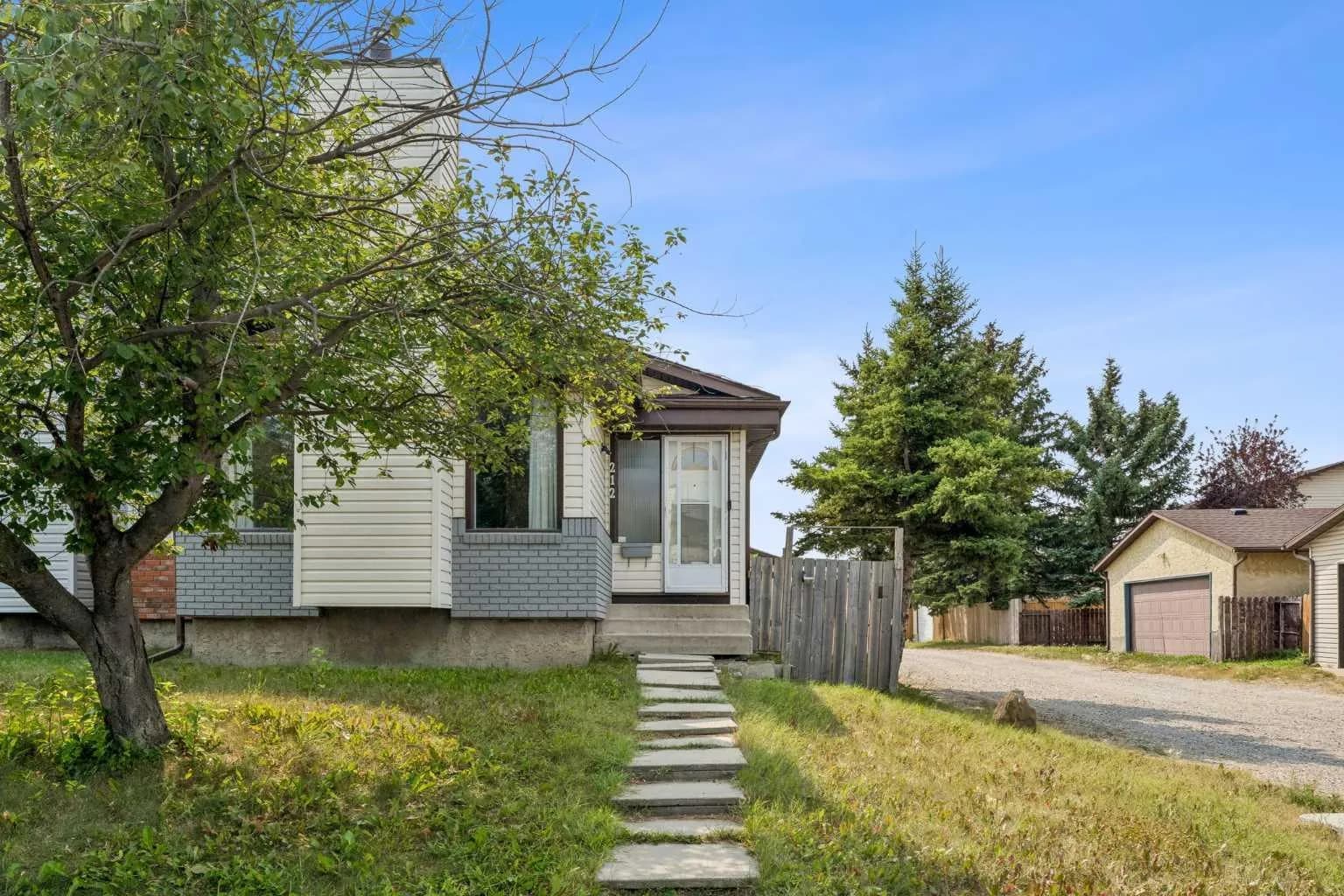 Semi Detached (Half Duplex)