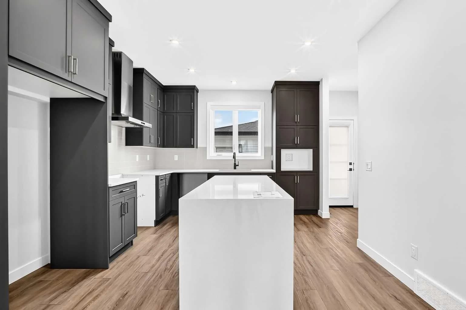 Semi Detached (Half Duplex)