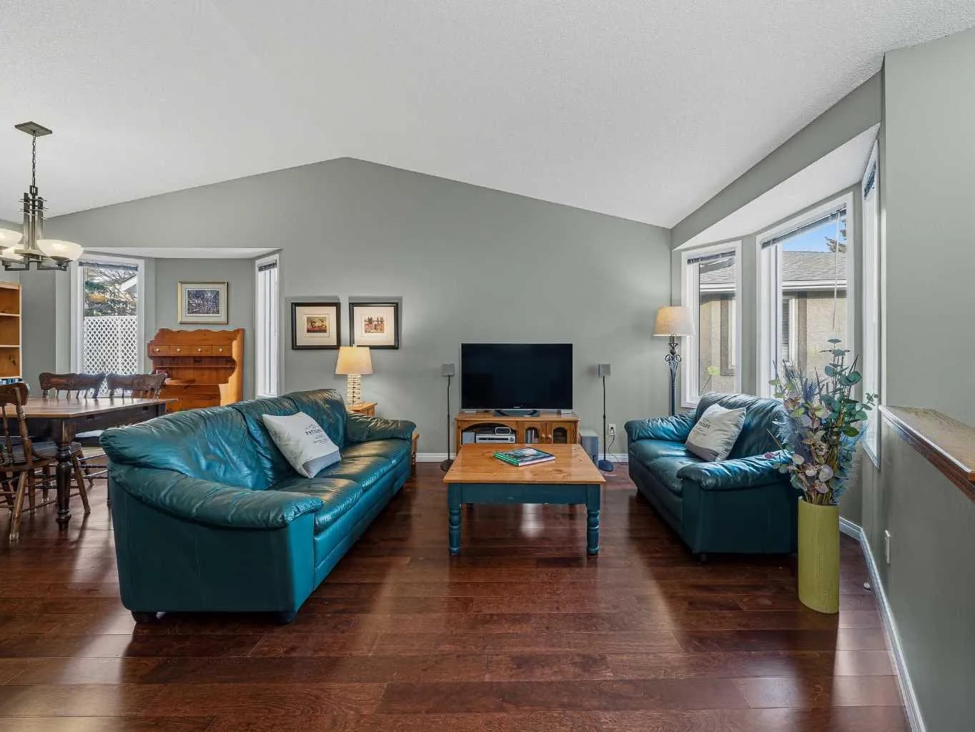 Semi Detached (Half Duplex)
