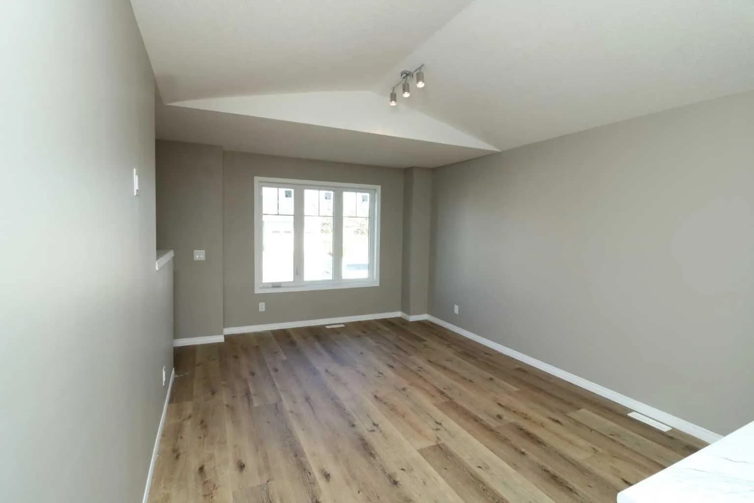 Semi Detached (Half Duplex)