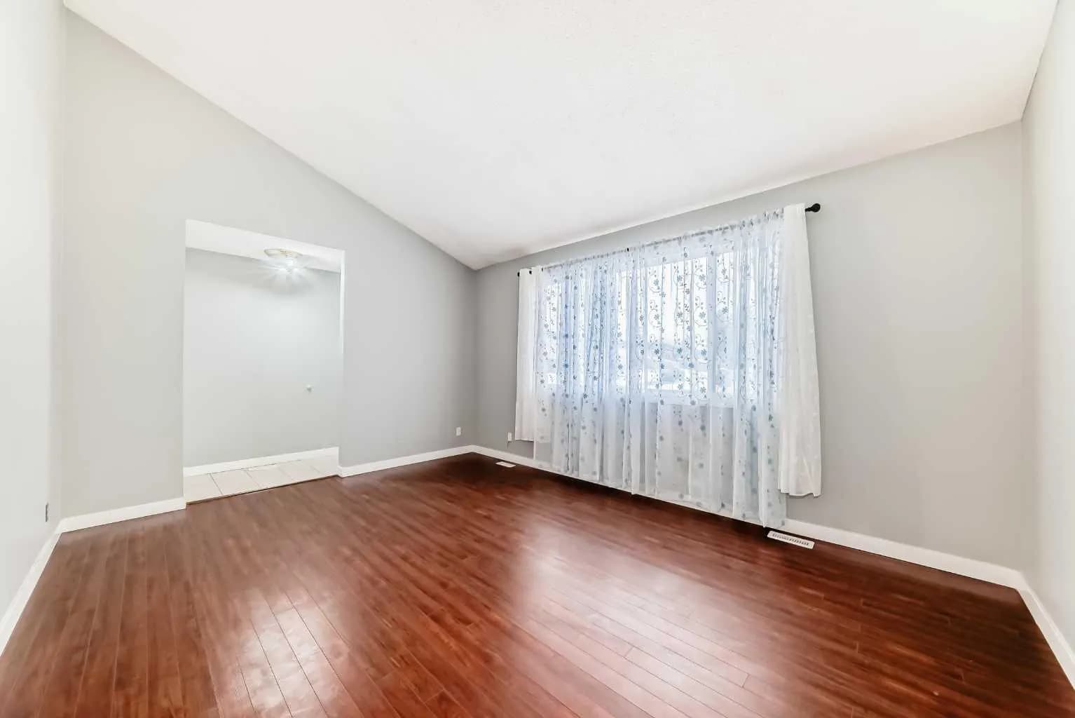 Semi Detached (Half Duplex)