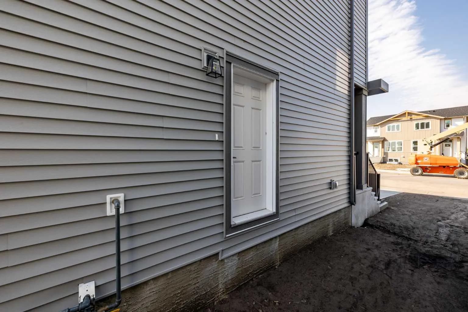 Semi Detached (Half Duplex)