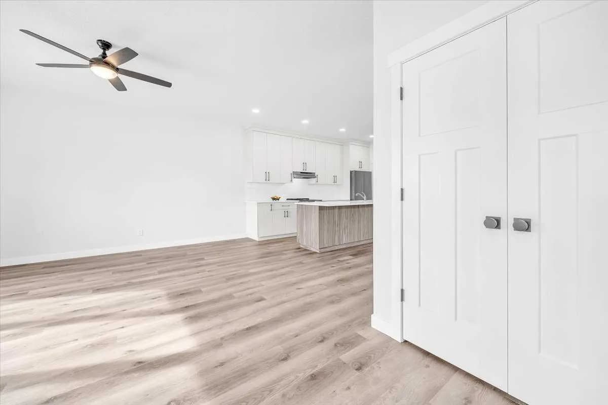 Semi Detached (Half Duplex)