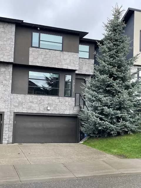 Semi Detached (Half Duplex)