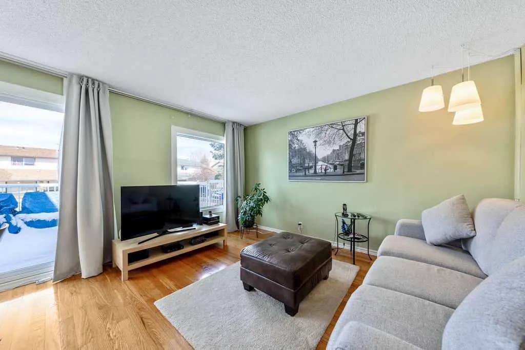 Semi Detached (Half Duplex)