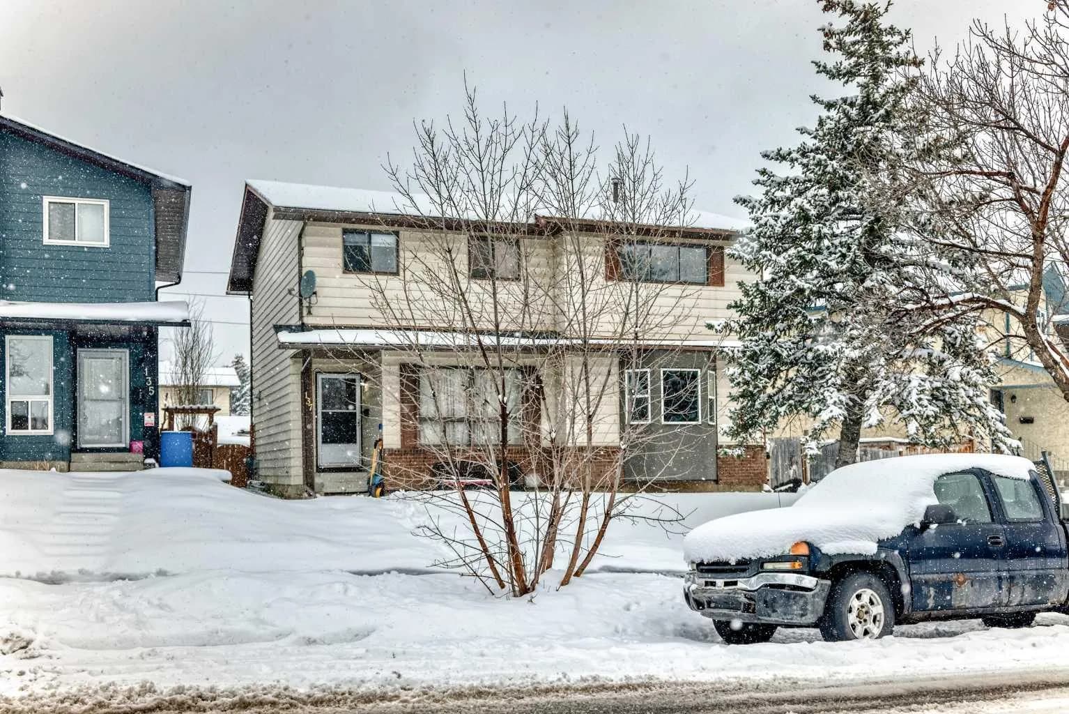 Semi Detached (Half Duplex)