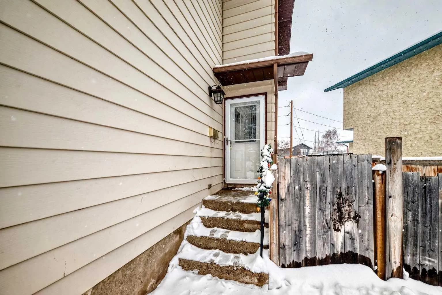 Semi Detached (Half Duplex)