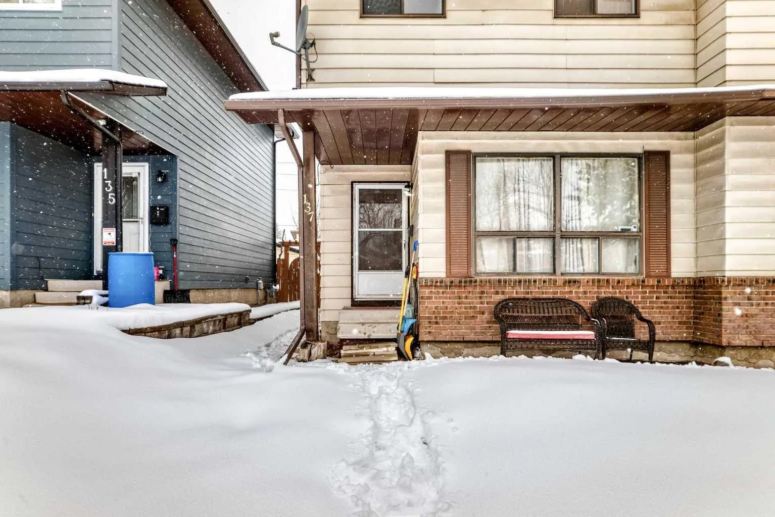 Semi Detached (Half Duplex)
