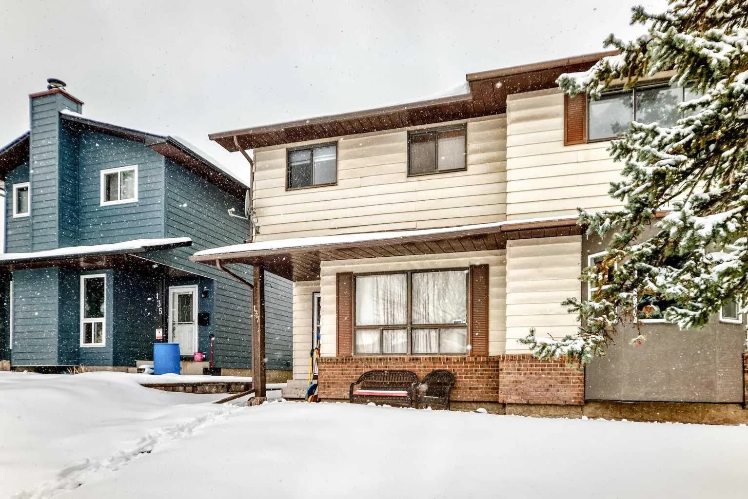 Semi Detached (Half Duplex)