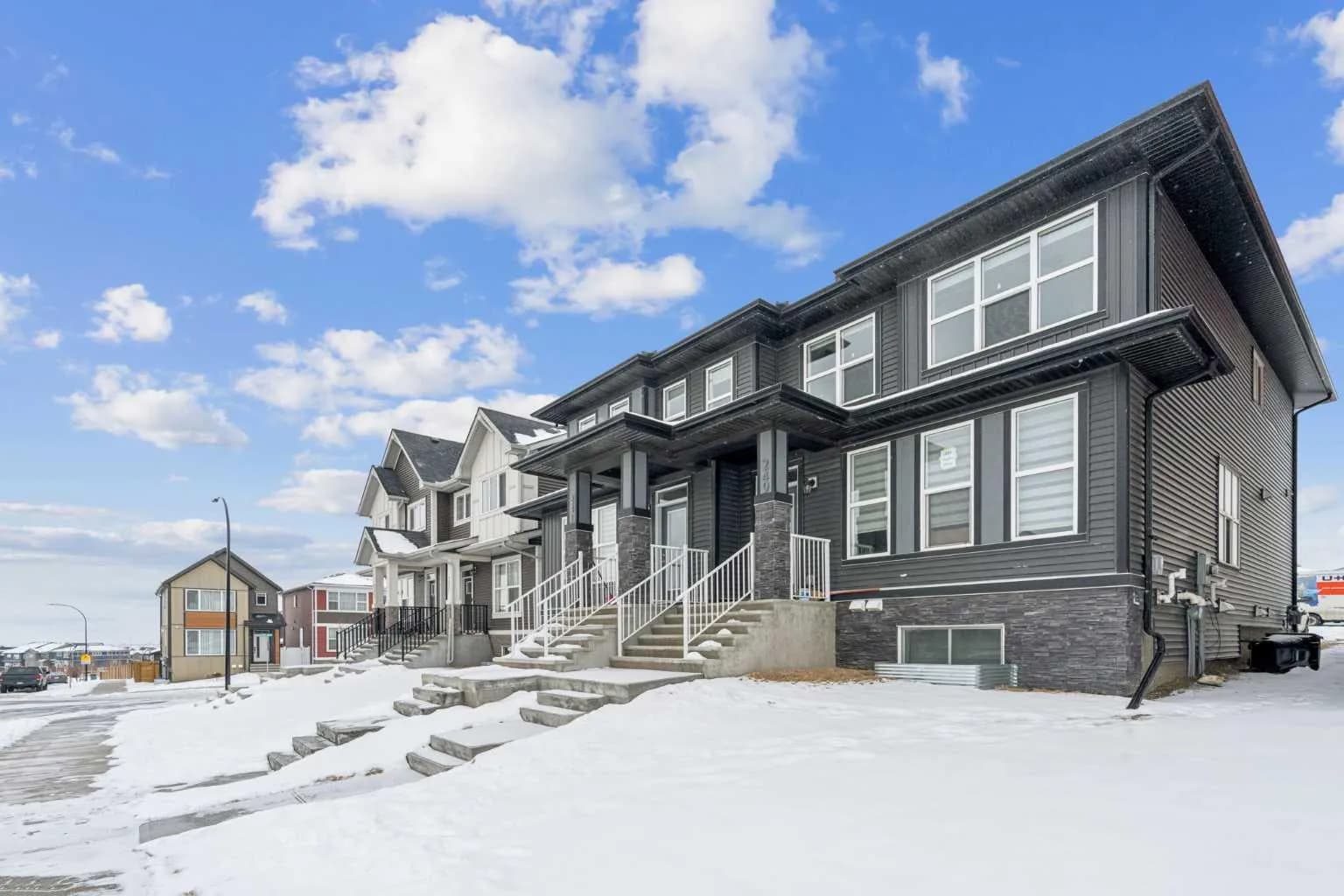 Semi Detached (Half Duplex)