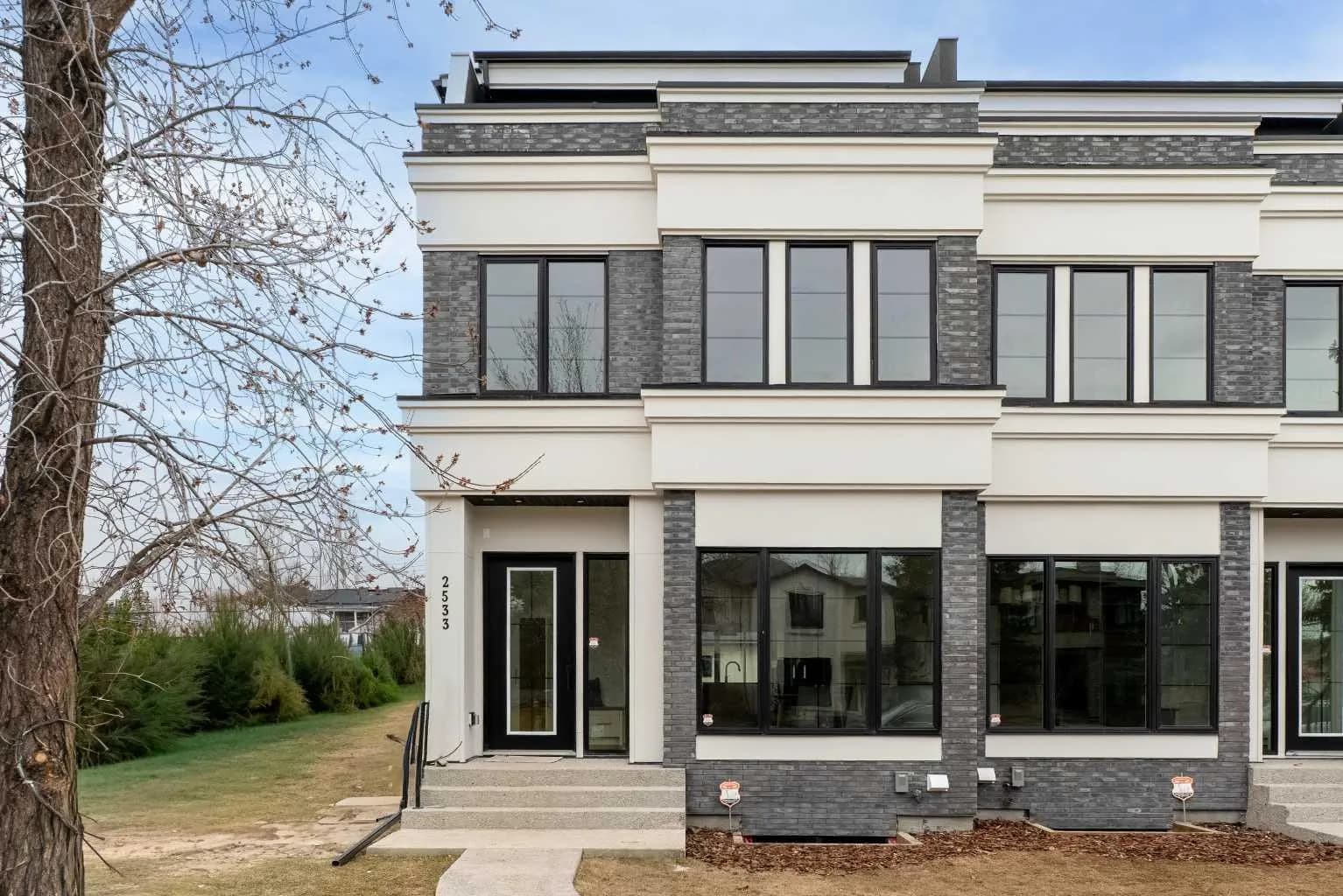 Semi Detached (Half Duplex)