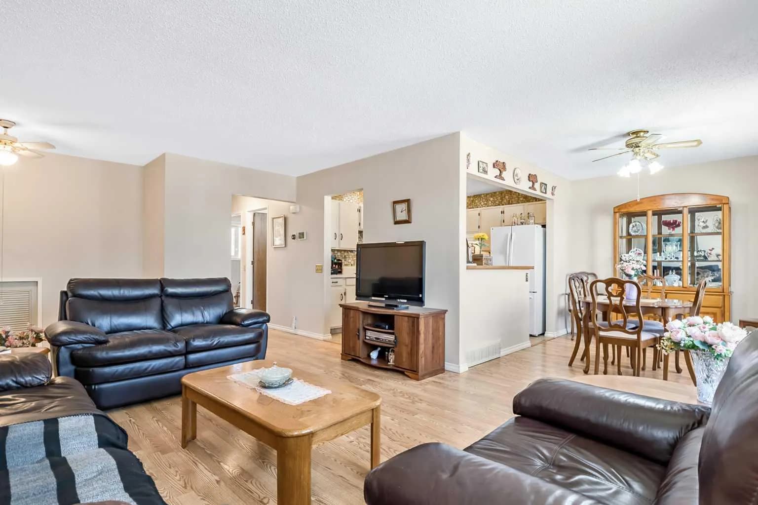Semi Detached (Half Duplex)