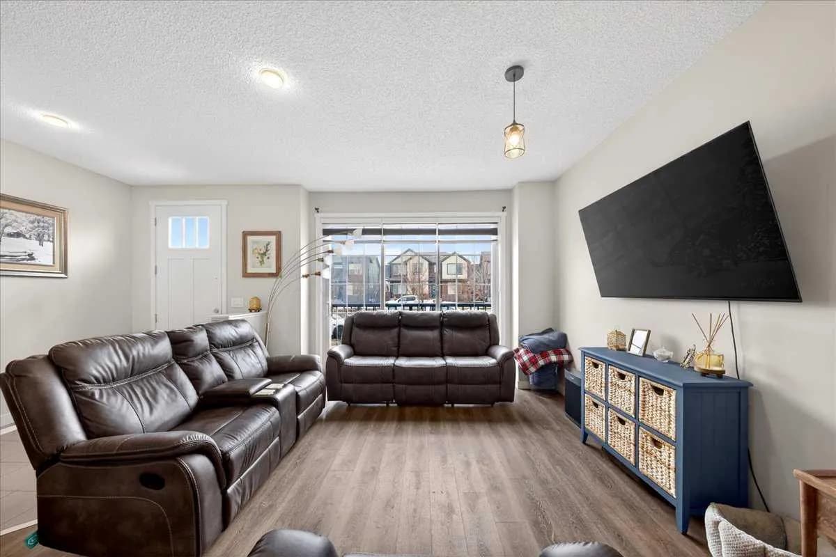 Semi Detached (Half Duplex)