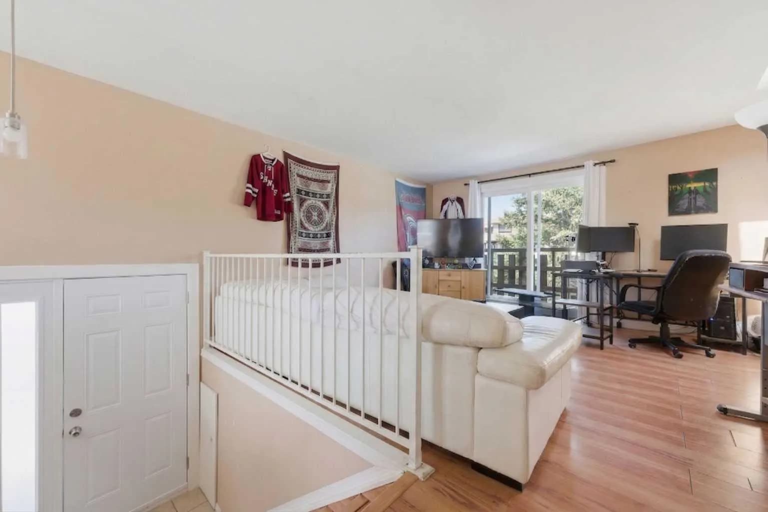 Semi Detached (Half Duplex)
