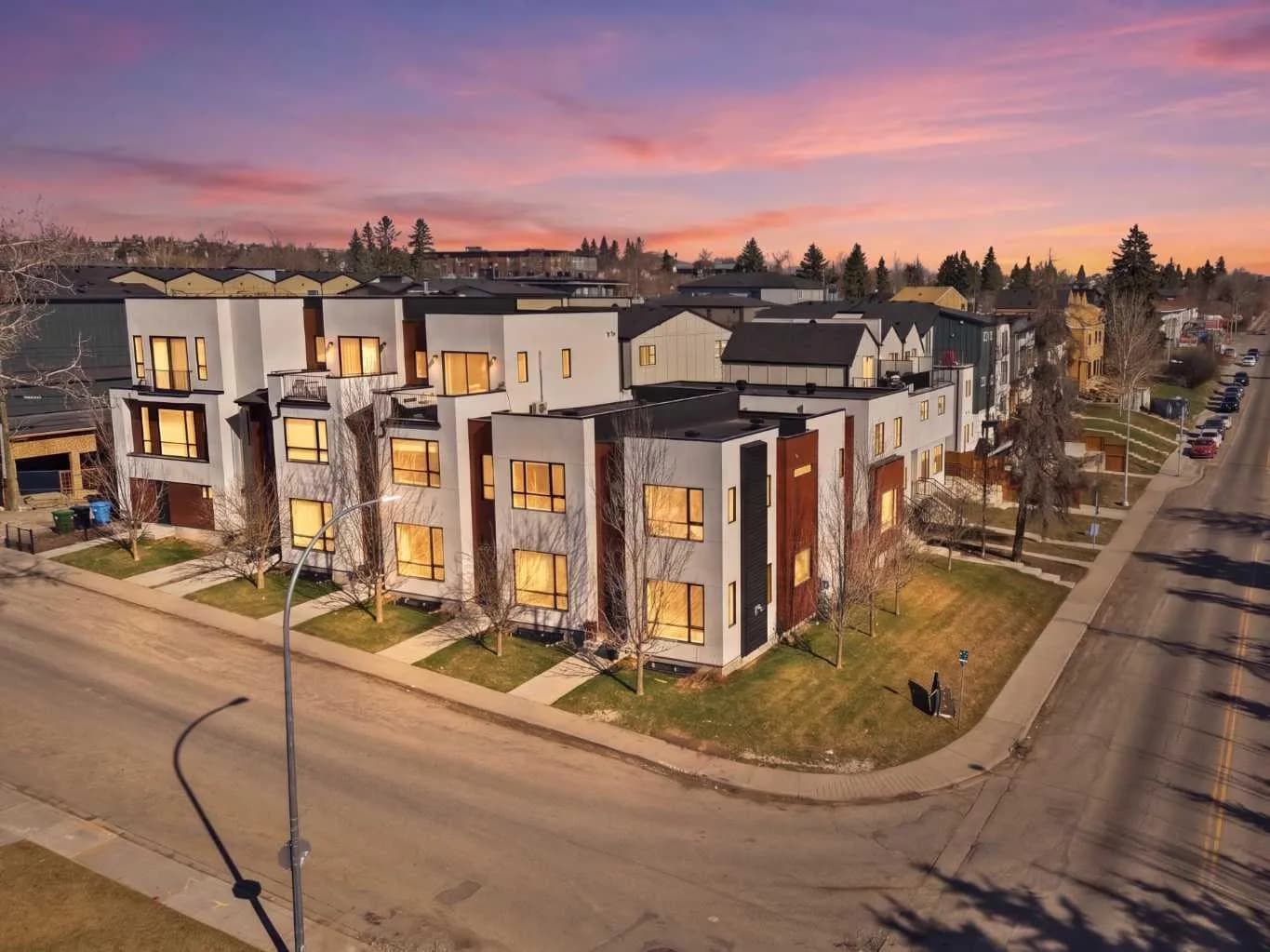 Semi Detached (Half Duplex)