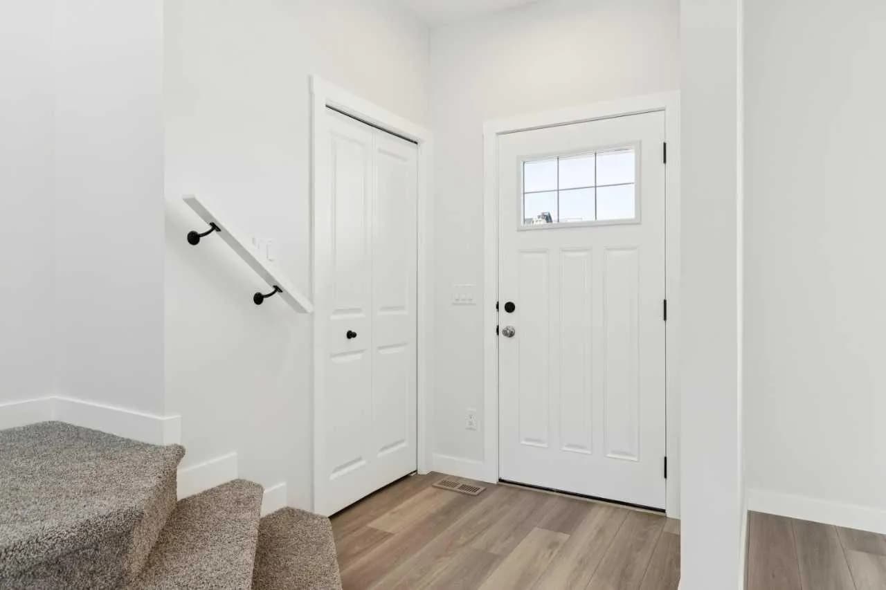 Semi Detached (Half Duplex)