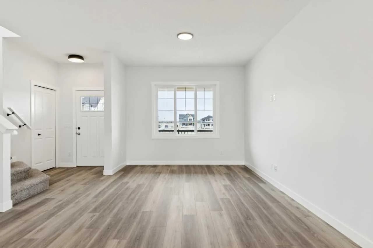 Semi Detached (Half Duplex)