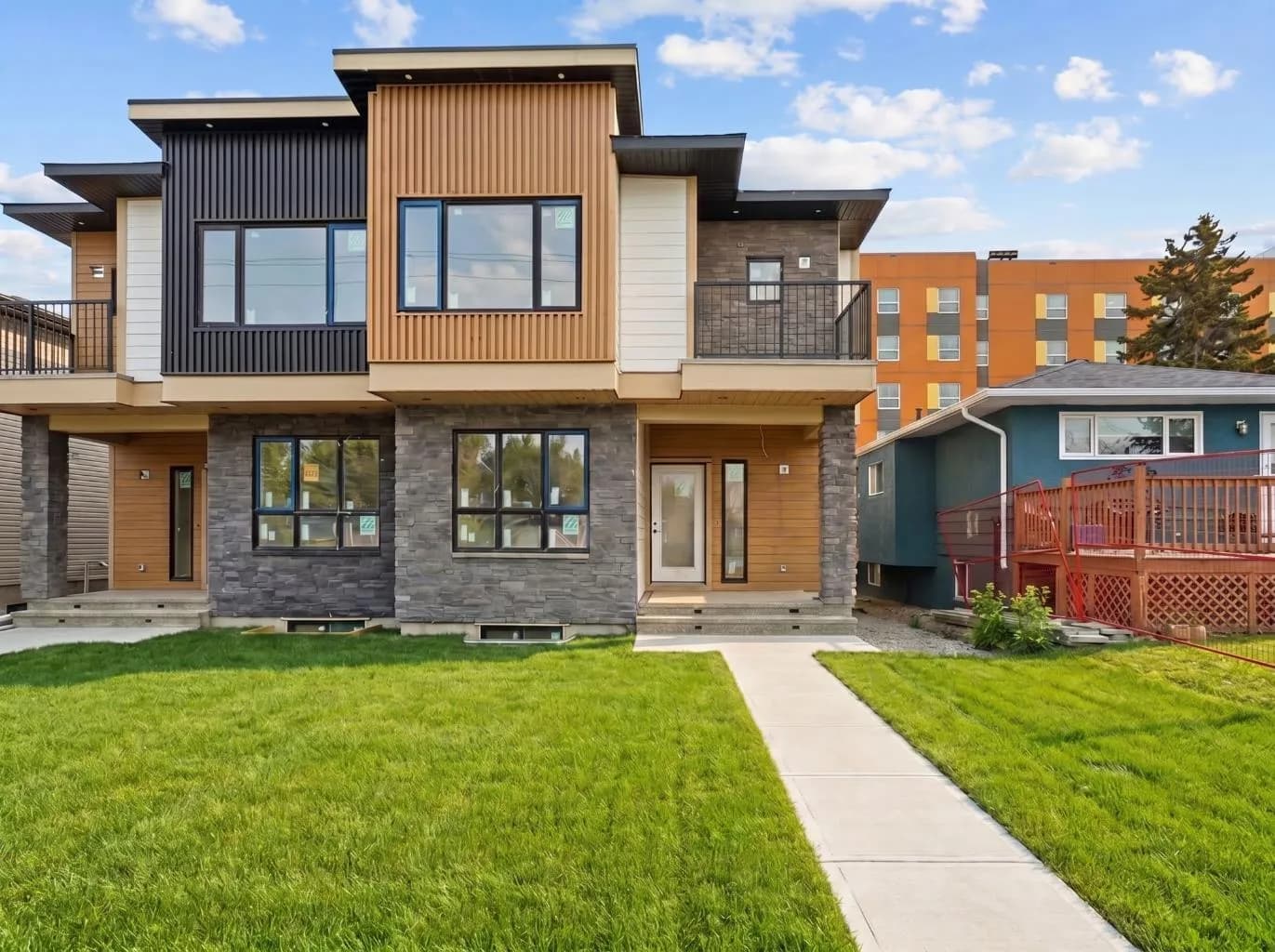 Semi Detached (Half Duplex)
