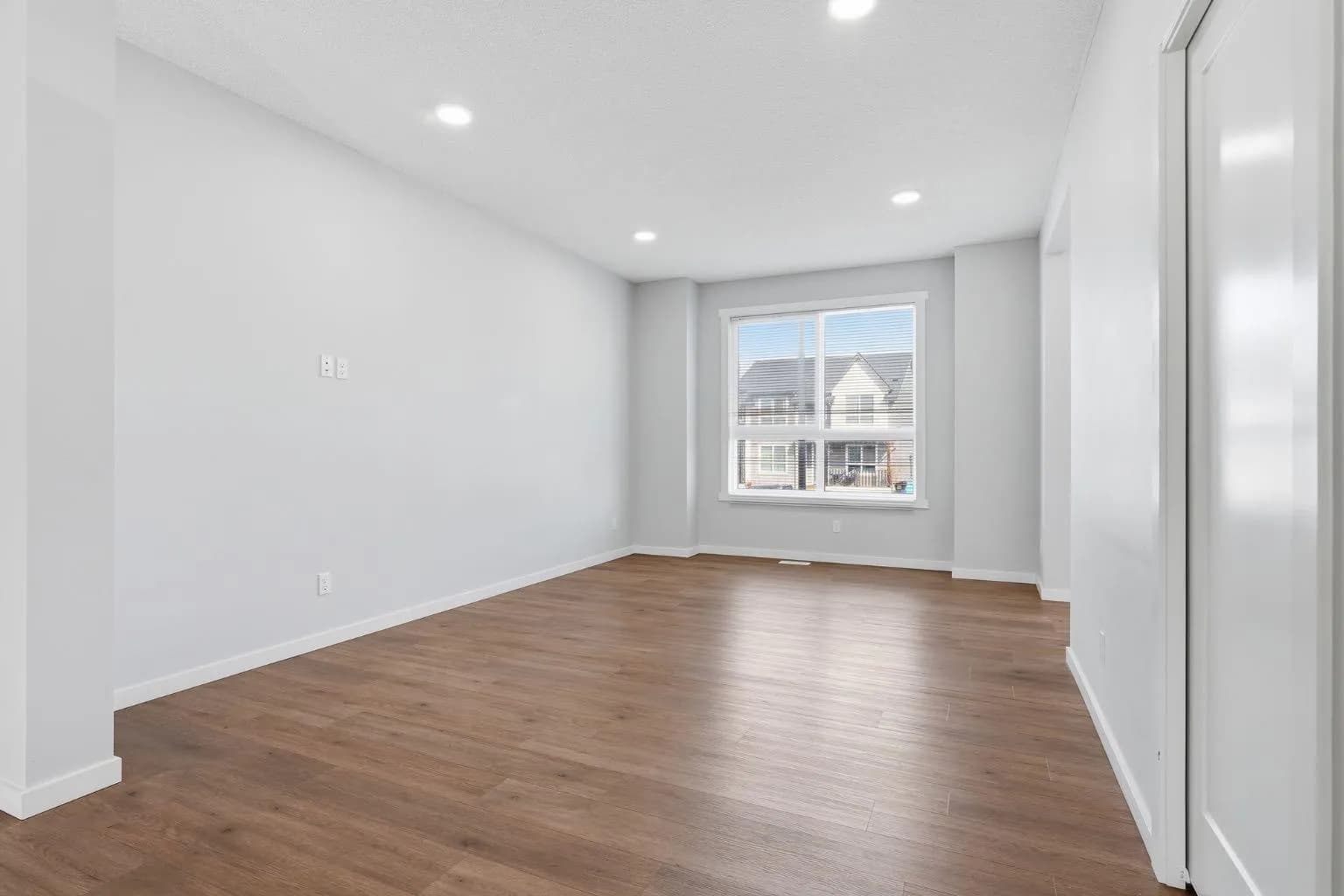 Semi Detached (Half Duplex)