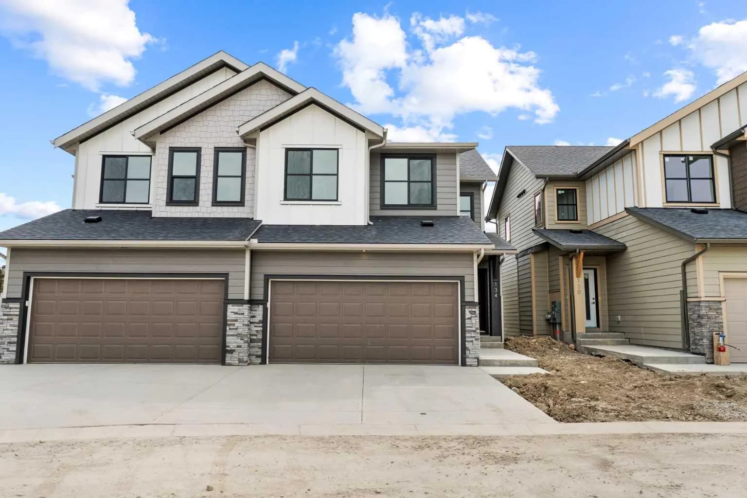 Semi Detached (Half Duplex)