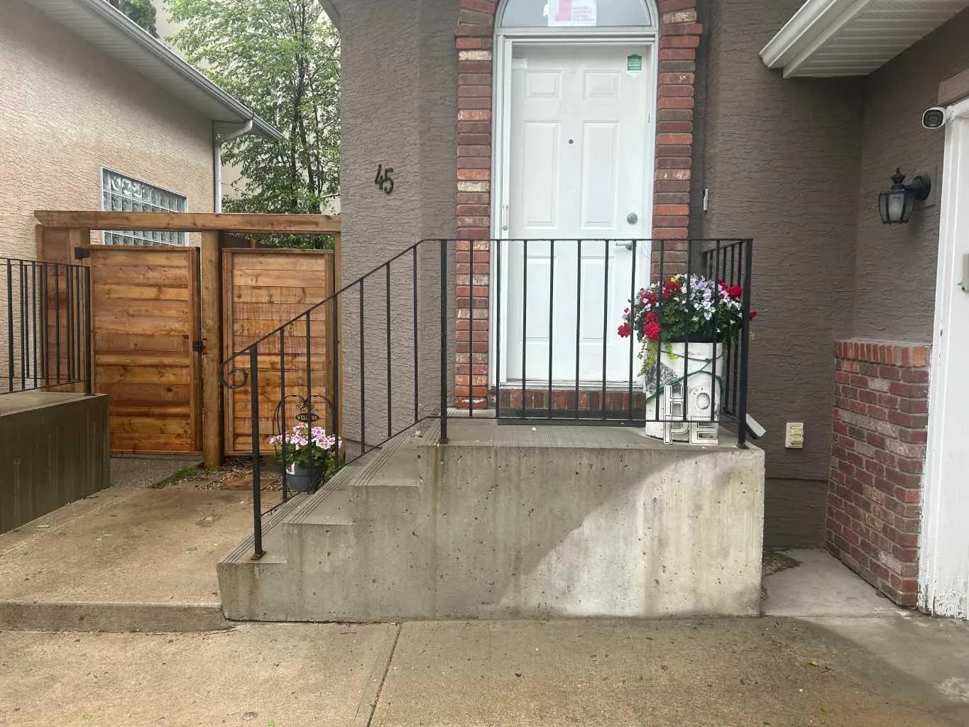 Semi Detached (Half Duplex)