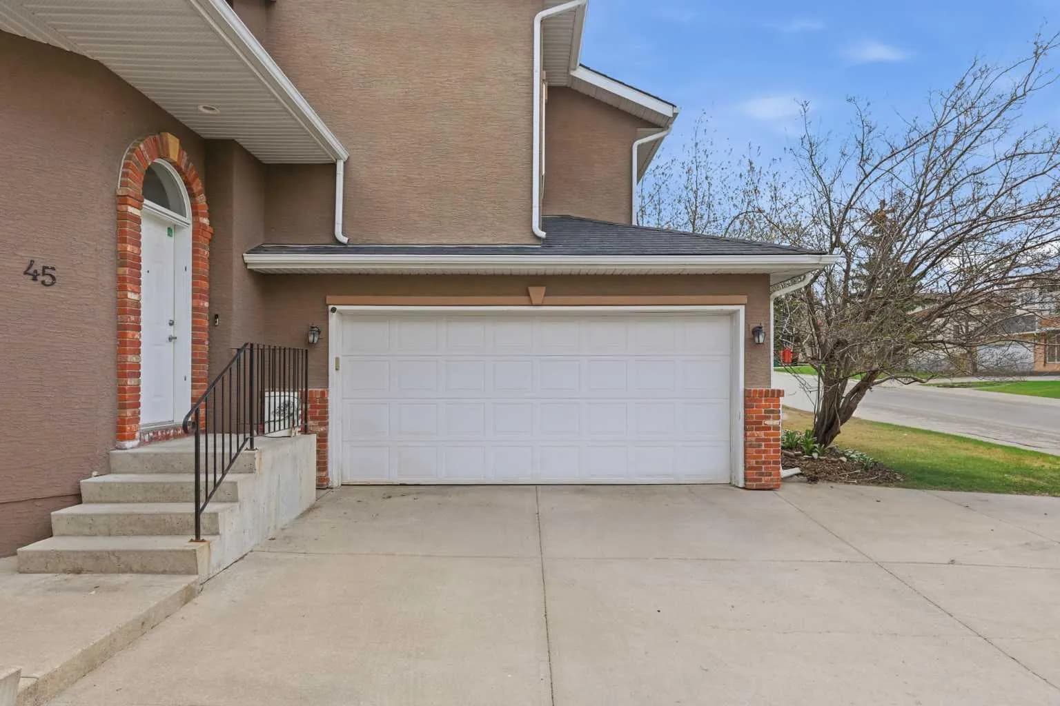 Semi Detached (Half Duplex)