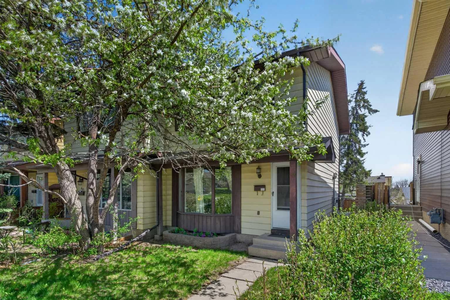 Semi Detached (Half Duplex)