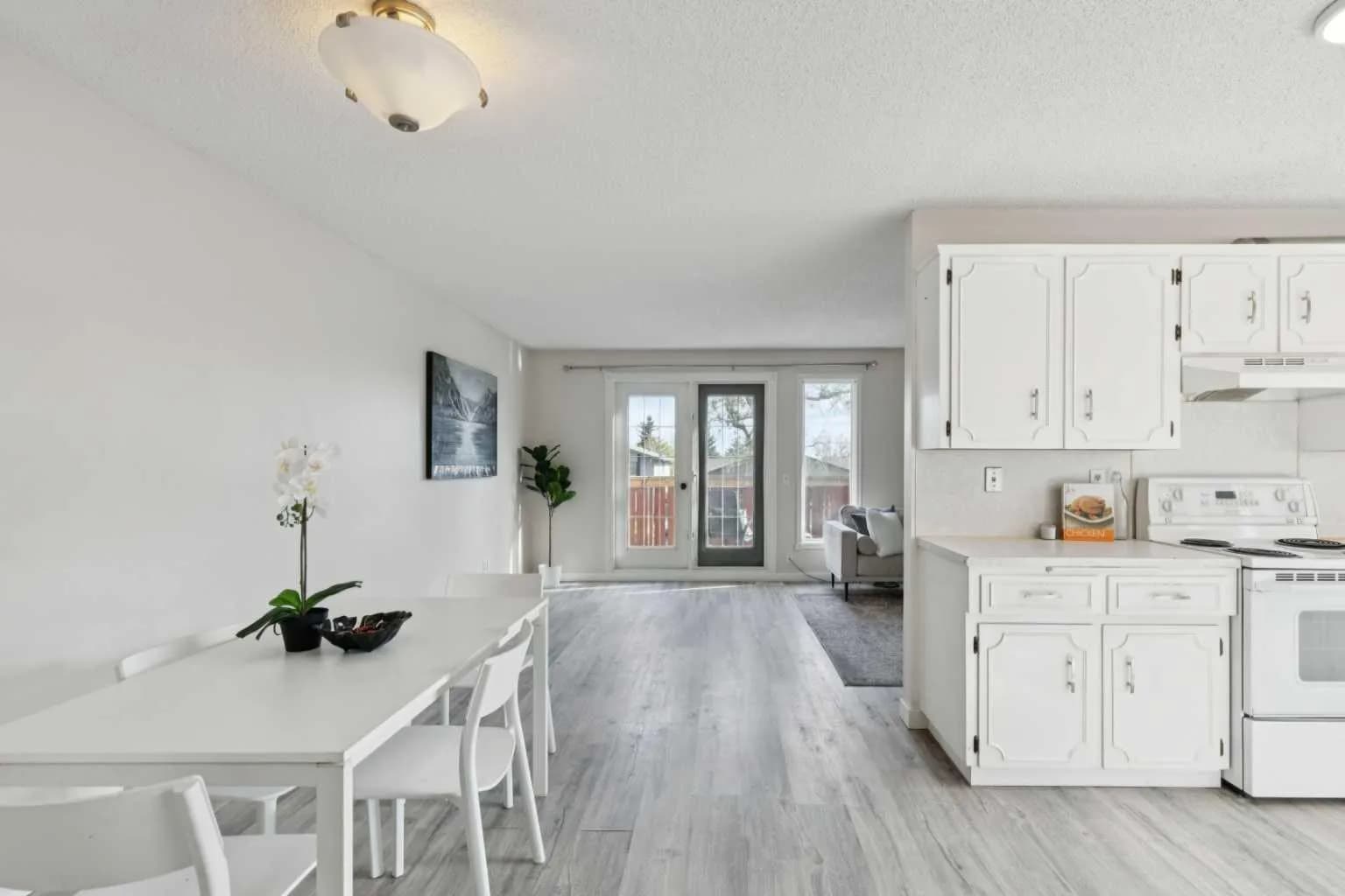 Semi Detached (Half Duplex)