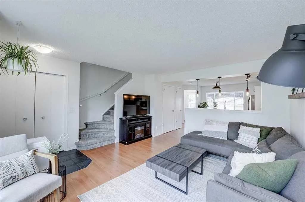Semi Detached (Half Duplex)
