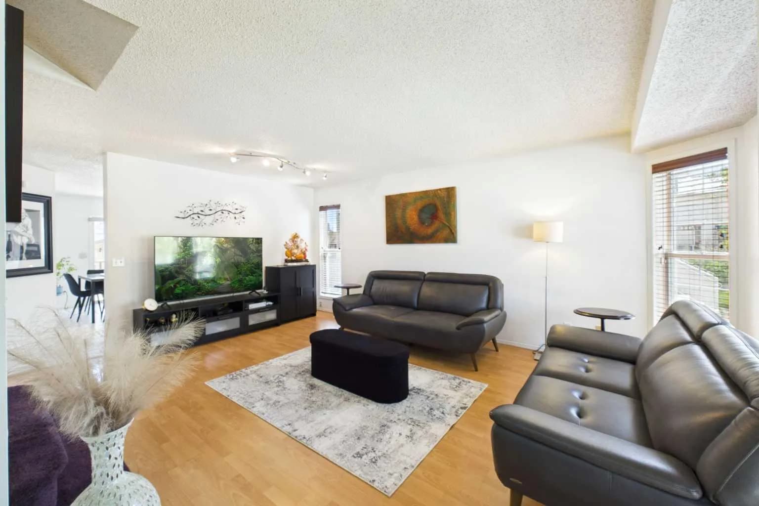 Semi Detached (Half Duplex)