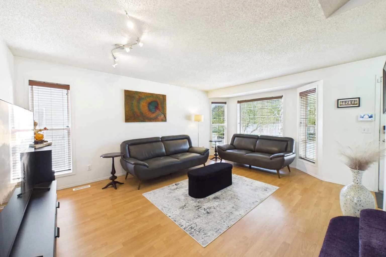 Semi Detached (Half Duplex)