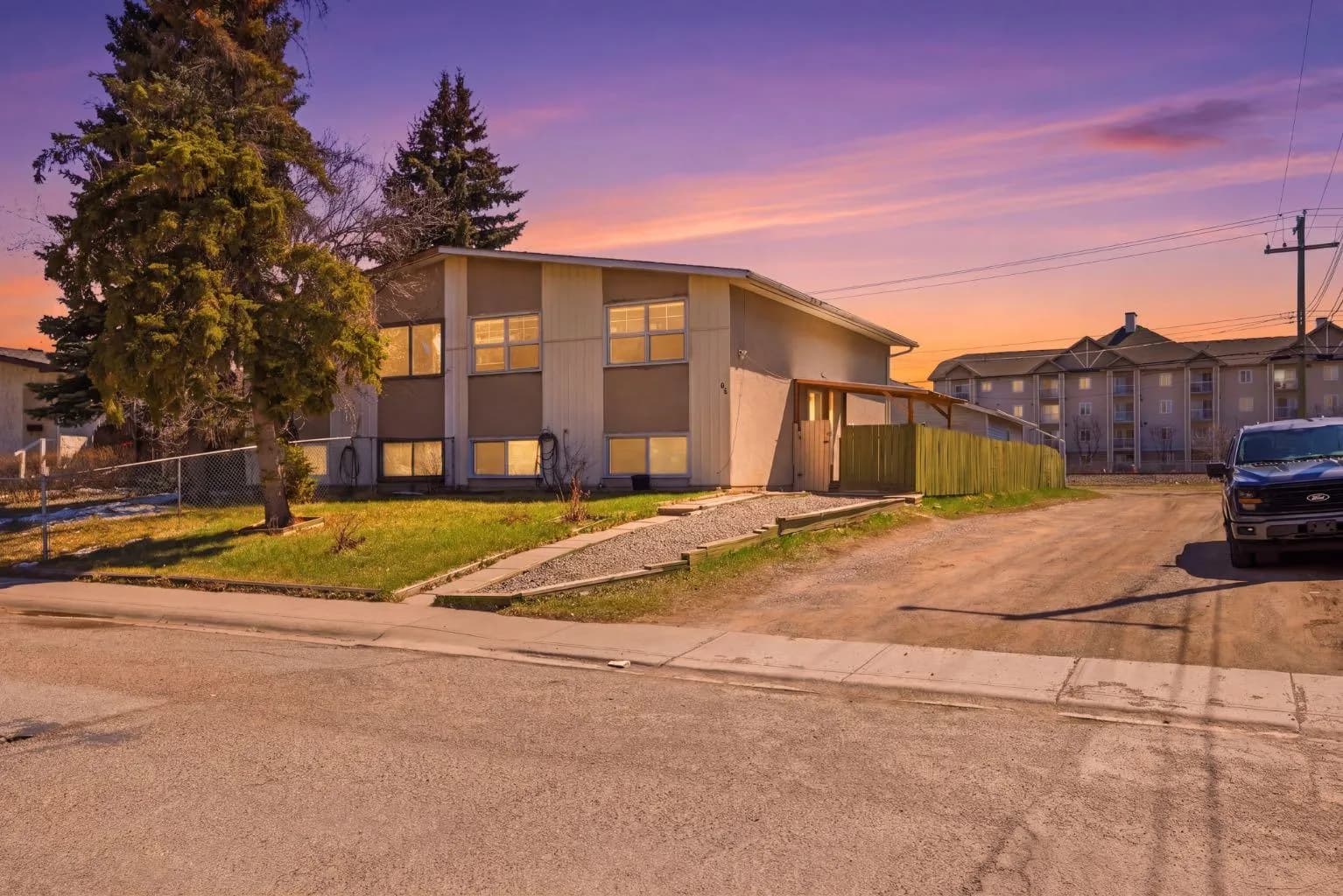 Semi Detached (Half Duplex)