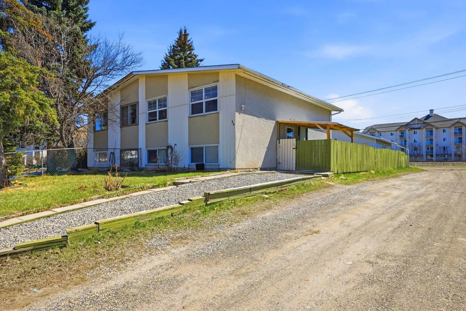 Semi Detached (Half Duplex)