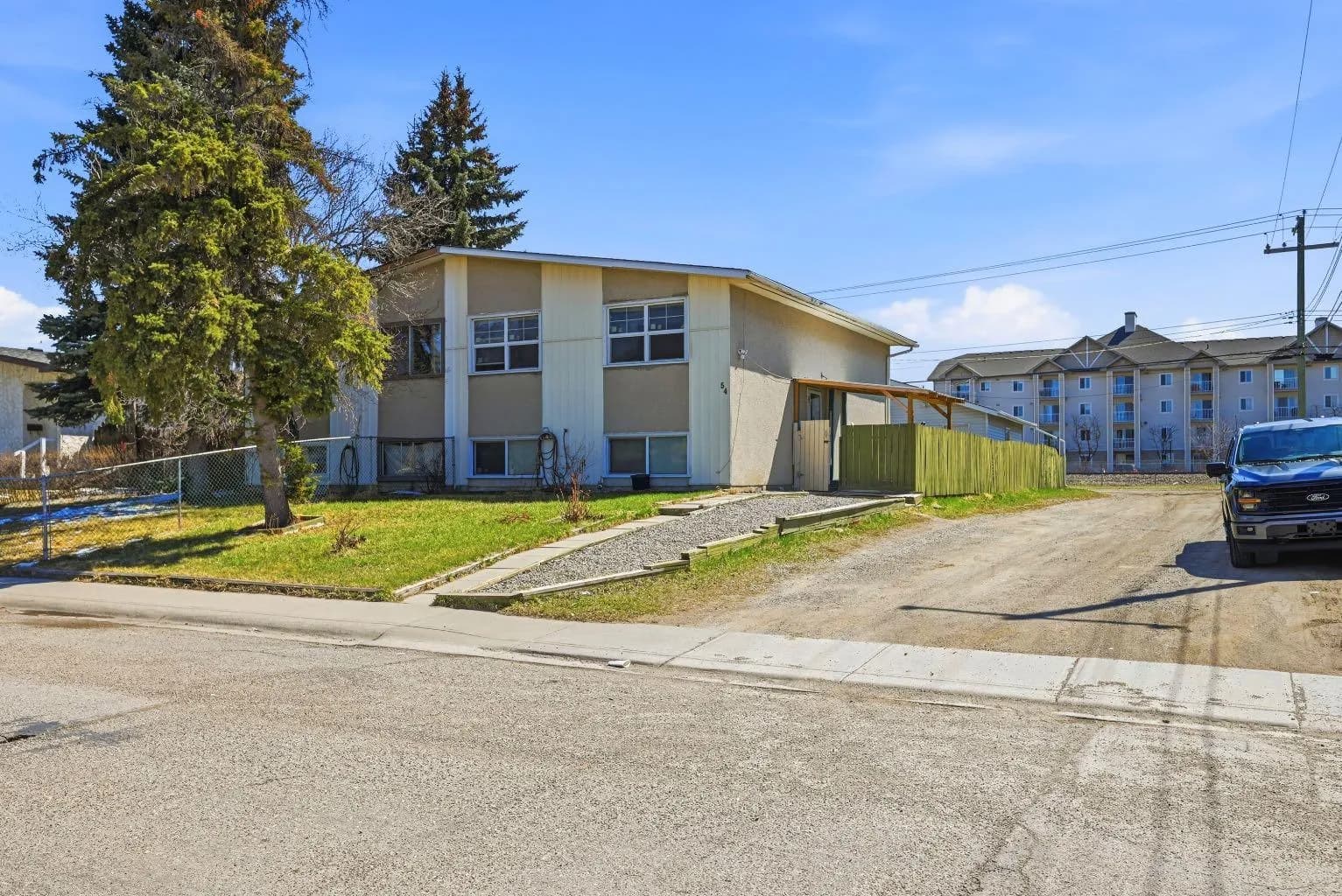 Semi Detached (Half Duplex)