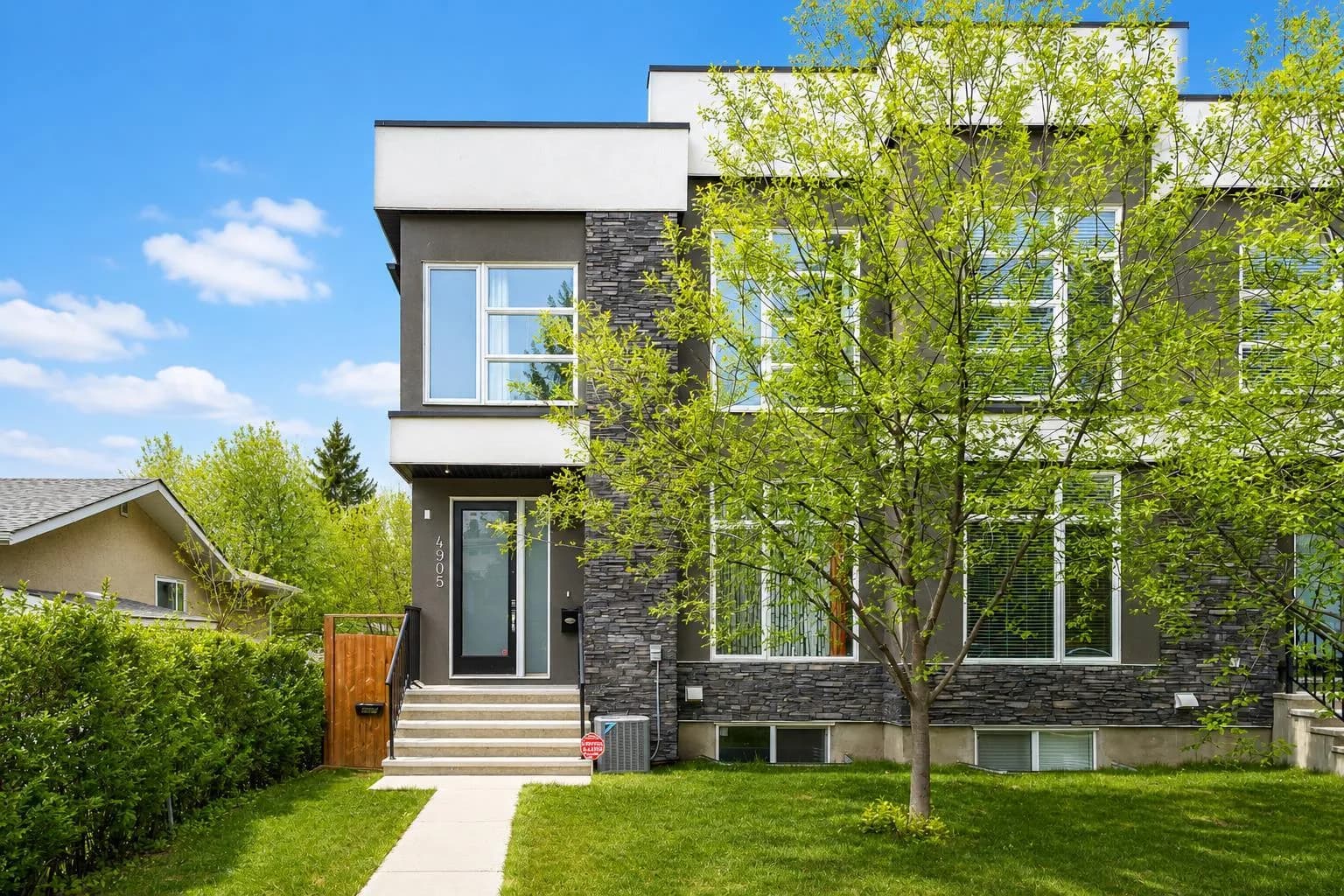 Semi Detached (Half Duplex)