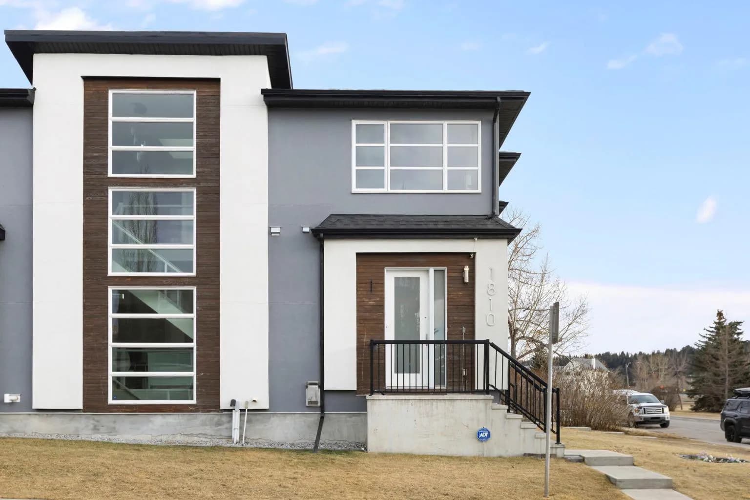 Semi Detached (Half Duplex)