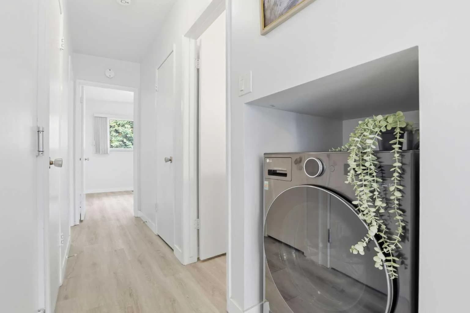 Semi Detached (Half Duplex)