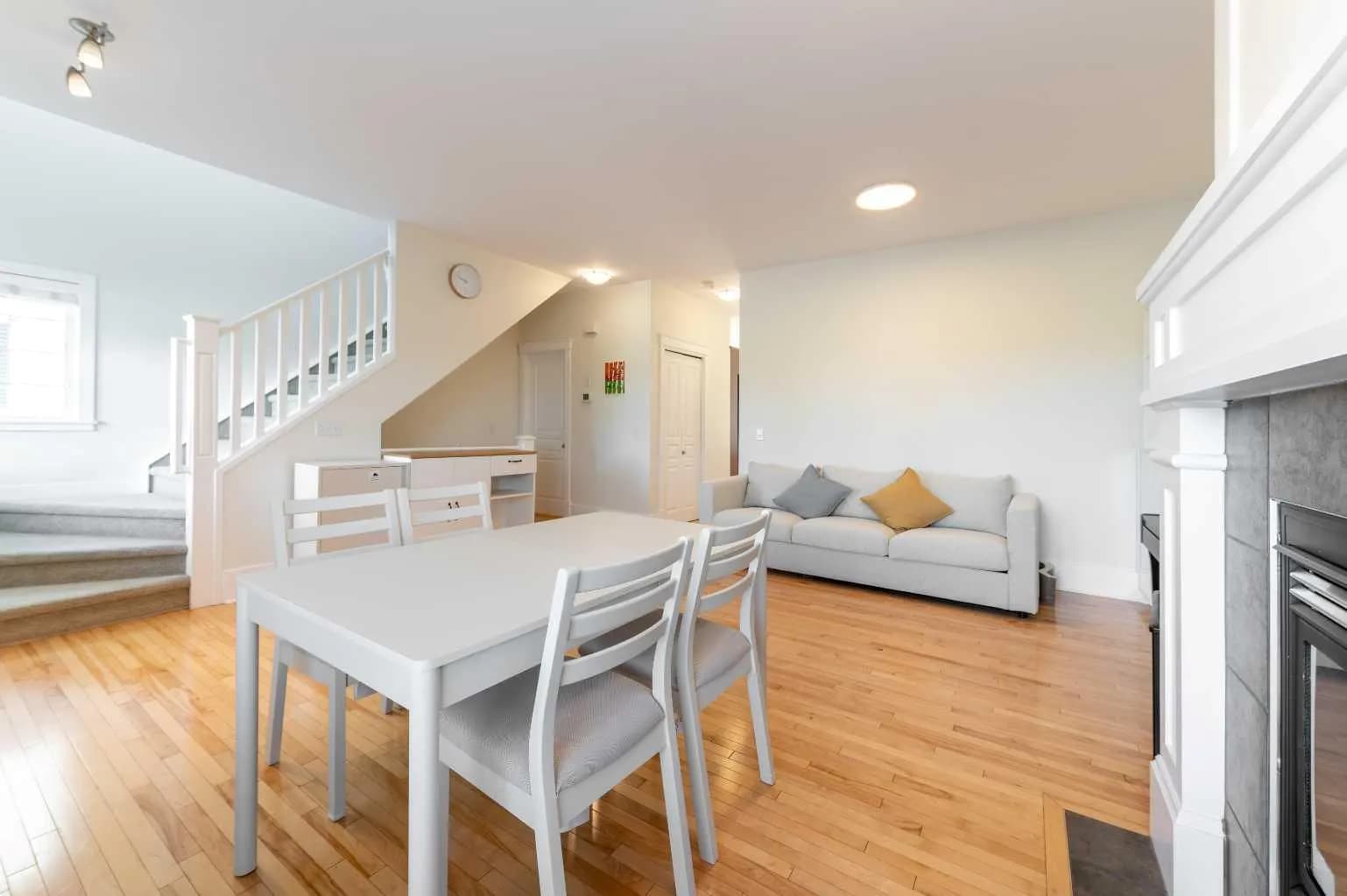 Semi Detached (Half Duplex)