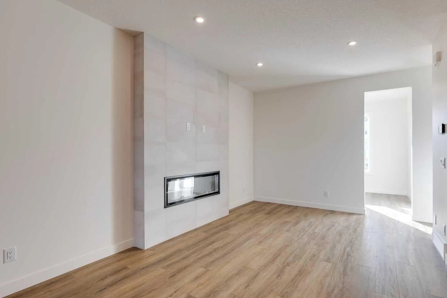 Semi Detached (Half Duplex)