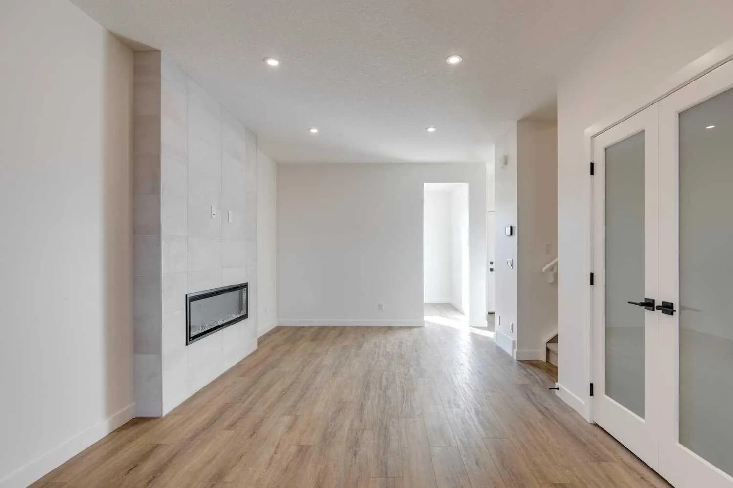 Semi Detached (Half Duplex)