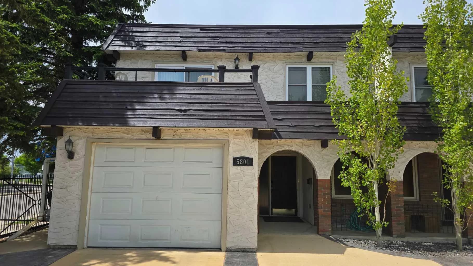 Semi Detached (Half Duplex)
