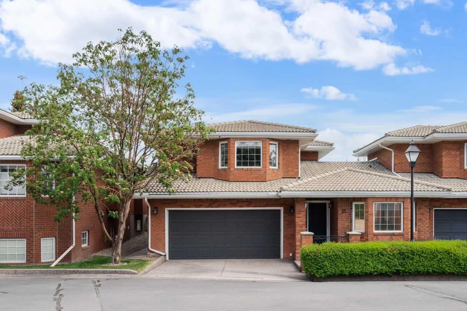Semi Detached (Half Duplex)