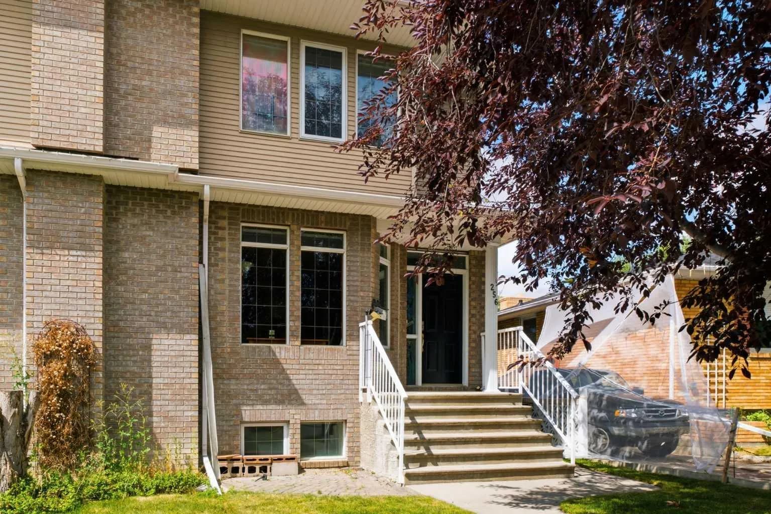 Semi Detached (Half Duplex)
