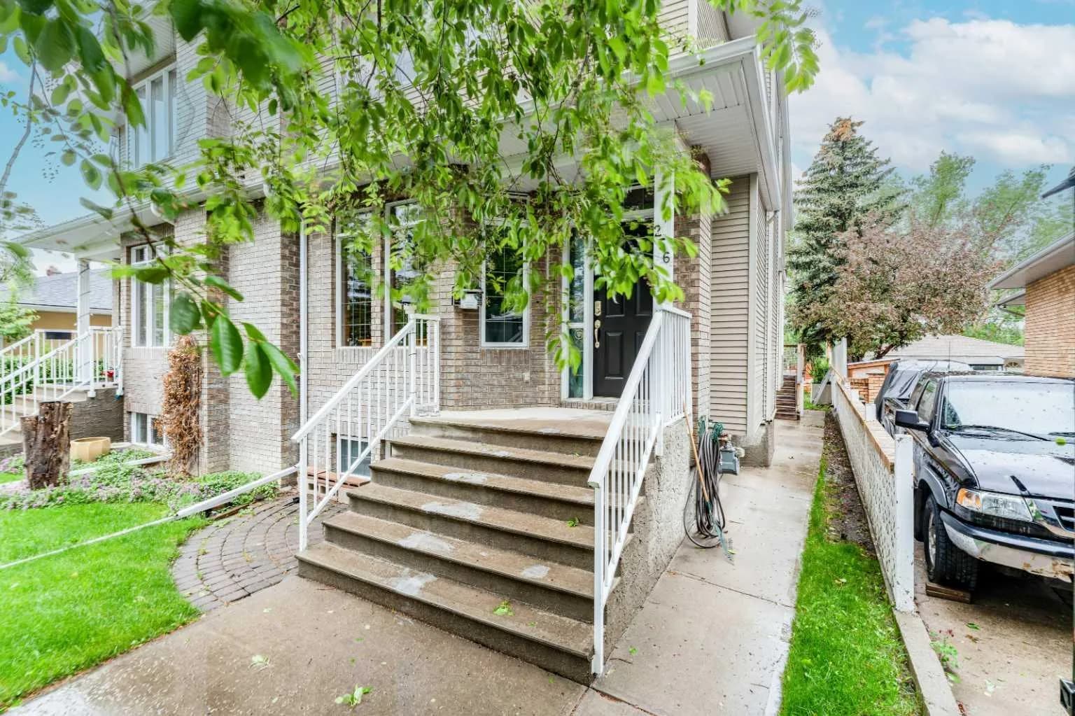 Semi Detached (Half Duplex)
