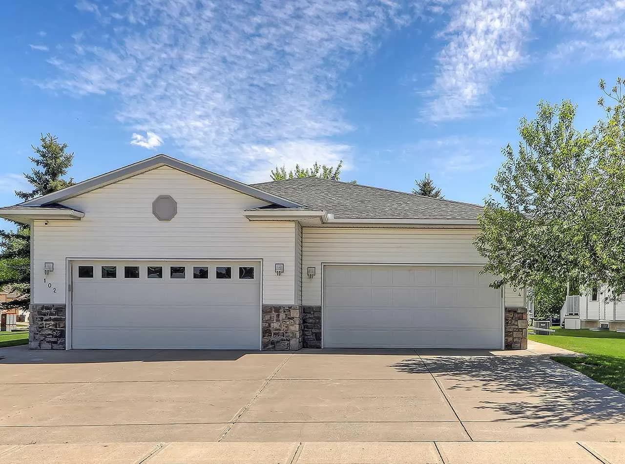 Semi Detached (Half Duplex)
