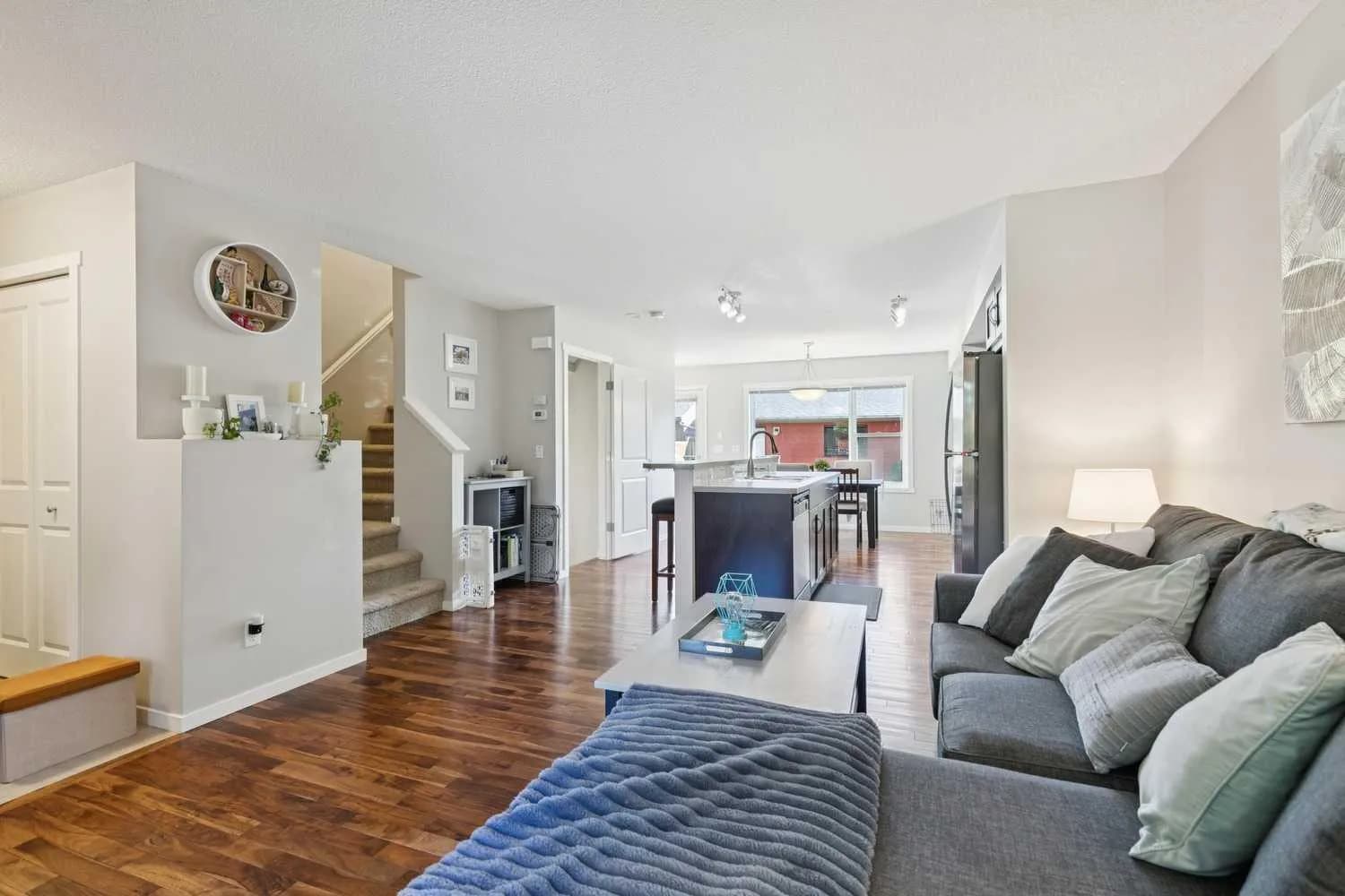 Semi Detached (Half Duplex)