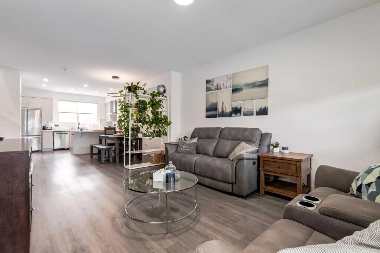 Semi Detached (Half Duplex)